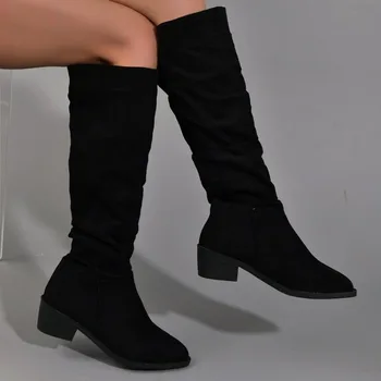 Новые плиссированные сапоги Женские черные сапоги до колена из флока телесного цвета из искусственной замши, женские осенне-зимние модельные туфли на плоской подошве, однотонные длинные Botas Mujer